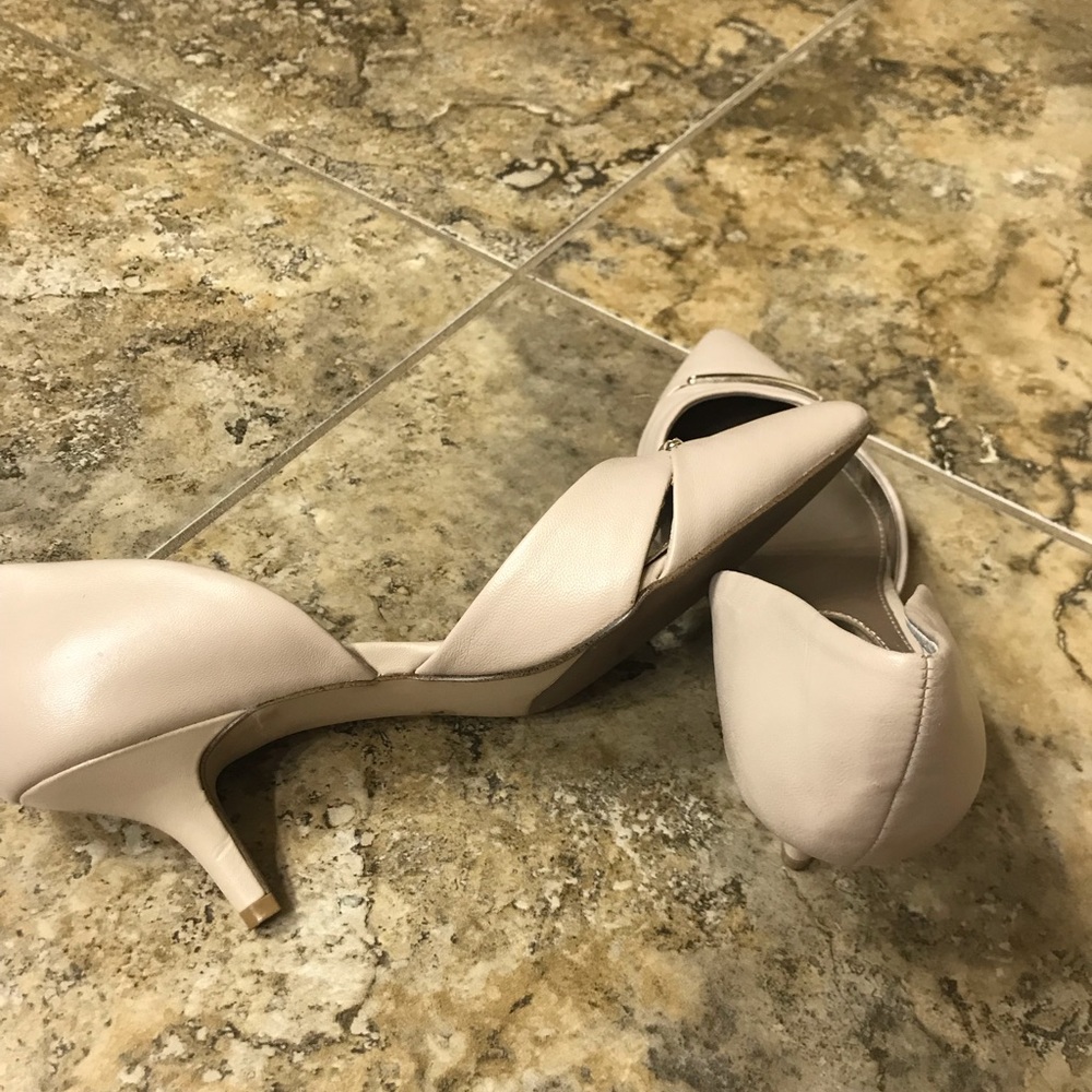 Shoes - Picture 3 of 4